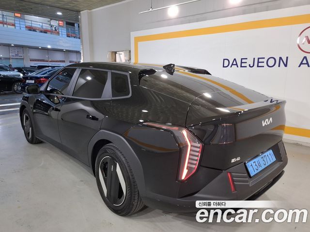 Kia EV4 Long Range 2WD Earth - фото 3