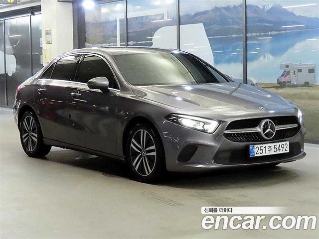 Mercedes-Benz A-Class W177 A200d Sedan - фото 0