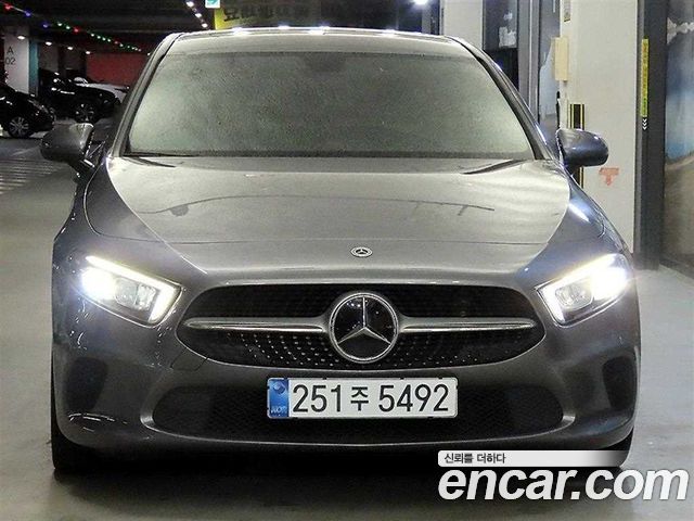 Mercedes-Benz A-Class W177 A200d Sedan - фото 1