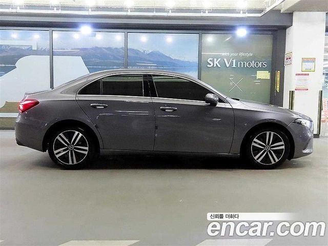 Mercedes-Benz A-Class W177 A200d Sedan - фото 2