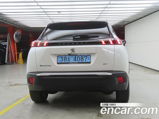 Peugeot 2008 2-го поколения EV GT - фото 2