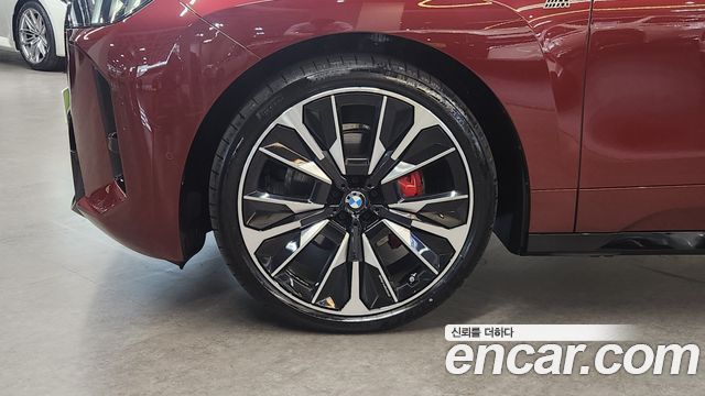 BMW iX xDrive M70 - фото 4