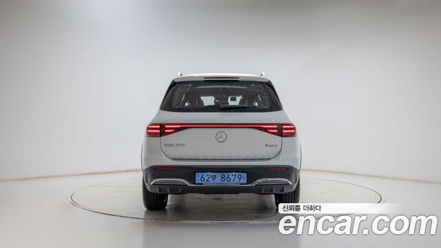 Mercedes-Benz EQB X243 EQB300 4MATIC AMG Line - фото 3