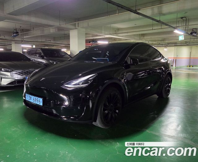 Tesla Model Y RWD - фото 0