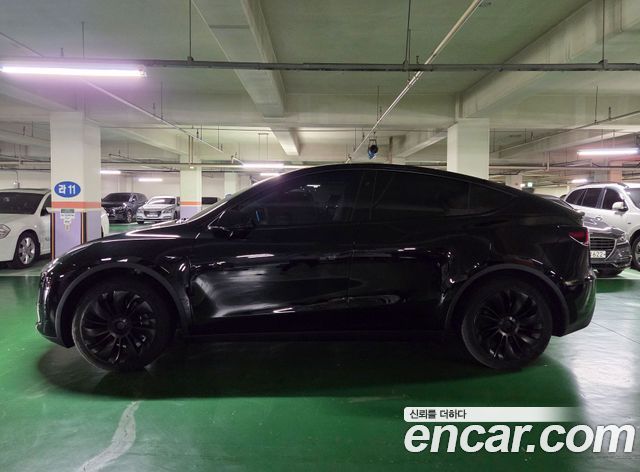 Tesla Model Y RWD - фото 4