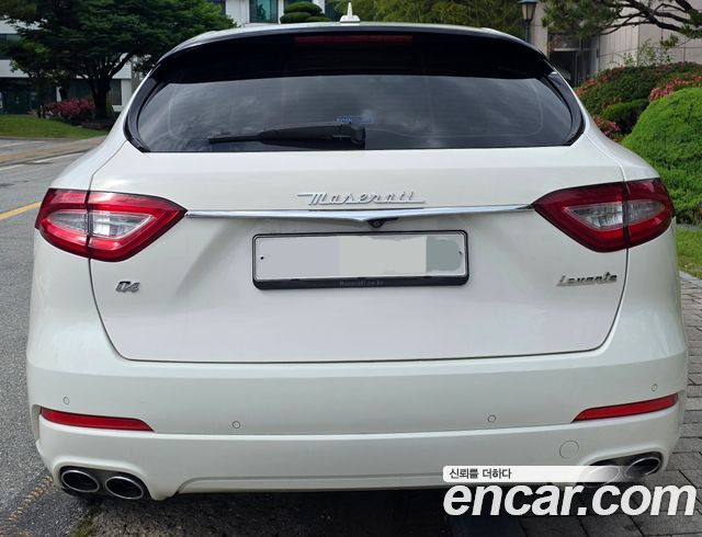Maserati Levante 3.0 Diesel AWD GranLusso - фото 3