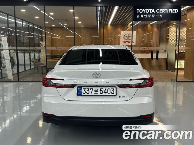 Toyota Camry XV80 2.5 XLE Hybrid - фото 3