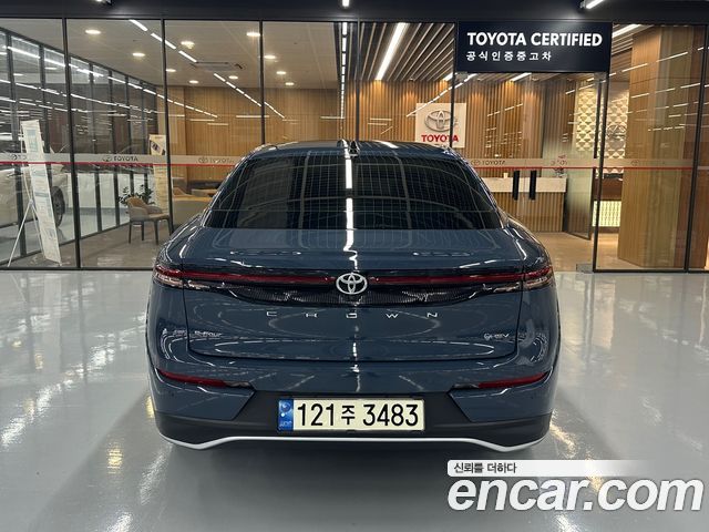 Toyota Crown Crossover 2.5 4WD Hybrid - фото 3