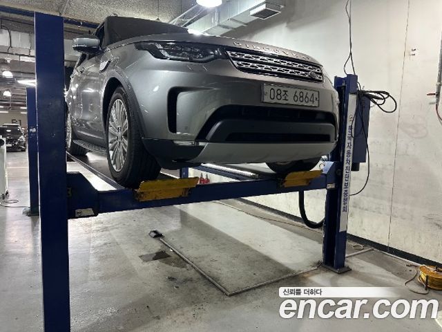Land Rover Discovery 3.0 TD6 HSE Luxury - фото 0