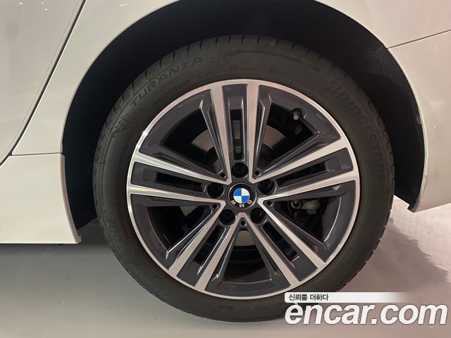 BMW 2 Series Gran Coupe F44 220i Sport - фото 4