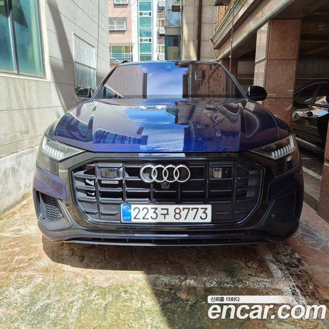 Audi Q8 50 TDI Quattro Premium - фото 0