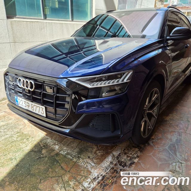 Audi Q8 50 TDI Quattro Premium - фото 1