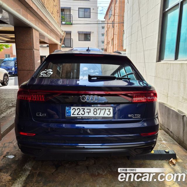 Audi Q8 50 TDI Quattro Premium - фото 2