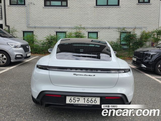 Porsche Taycan Turbo S - фото 1