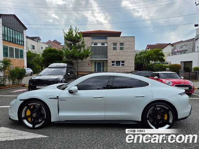 Porsche Taycan Turbo S - фото 2