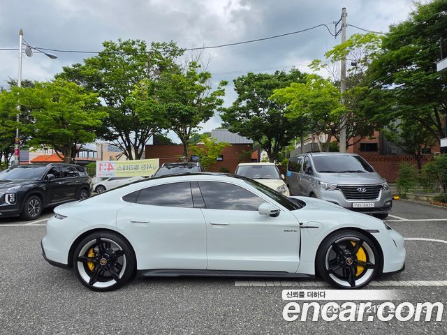 Porsche Taycan Turbo S - фото 3