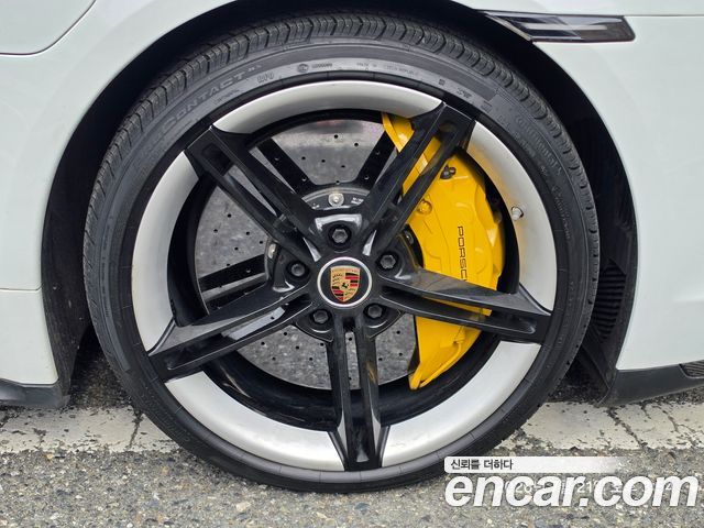 Porsche Taycan Turbo S - фото 4