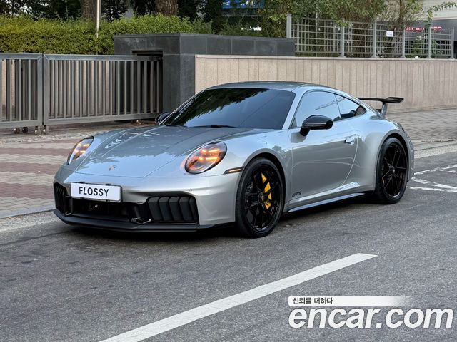Porsche 911 Carrera GTS - фото 0