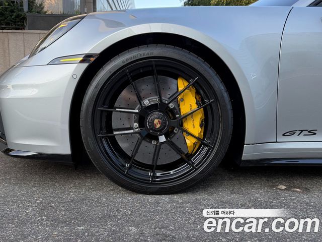 Porsche 911 Carrera GTS - фото 4