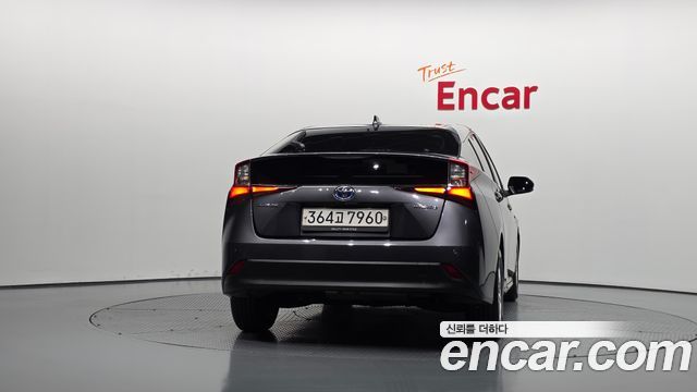 Toyota Prius 4-го поколения 1.8 - фото 3