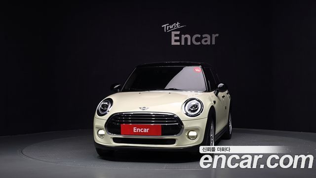 Mini Cooper 5Door Standard 3rd - фото 2