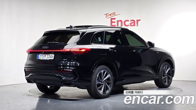 Audi Q5 45 TFSI Quattro S line - фото 1