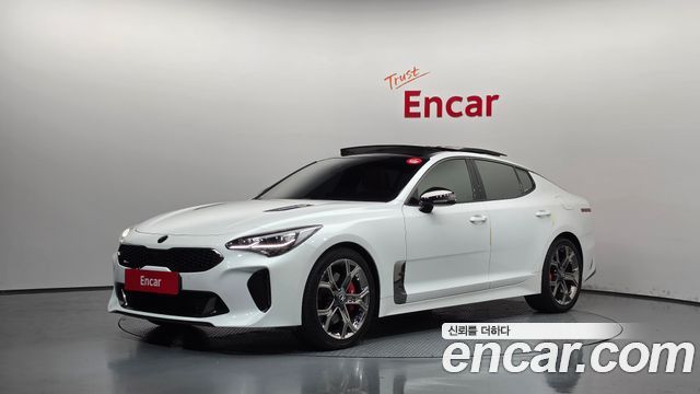 Kia Stinger 2.0 Turbo 2WD Platinum - фото 0