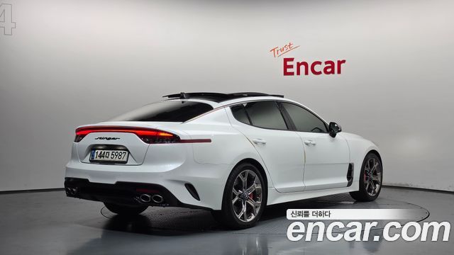 Kia Stinger 2.0 Turbo 2WD Platinum - фото 1