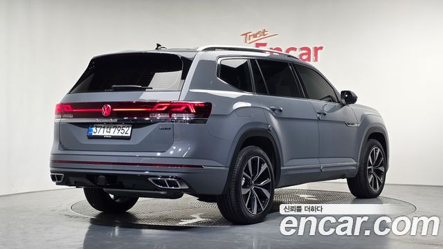 Volkswagen Atlas 2.0 TSI R-LINE 7-Seater - фото 1