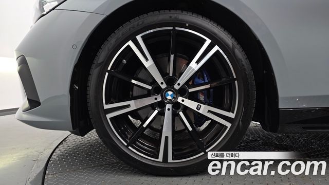 BMW 5 Series G60 530i xDrive M Sport - фото 3