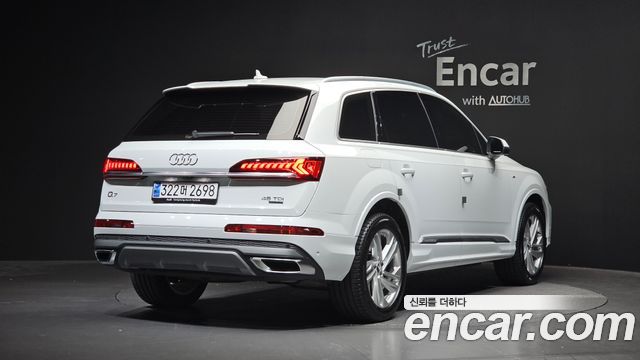 Audi Q7 45 TDI Quattro Premium - фото 1