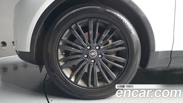 Land Rover Discovery 3.0 SD6 HSE Luxury - фото 4
