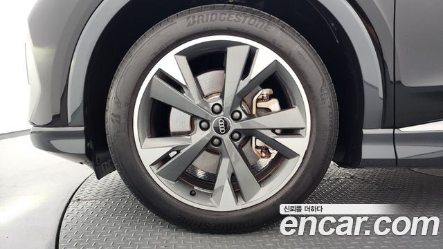 Audi Q4 e-Tron F4 40 Premium - фото 4