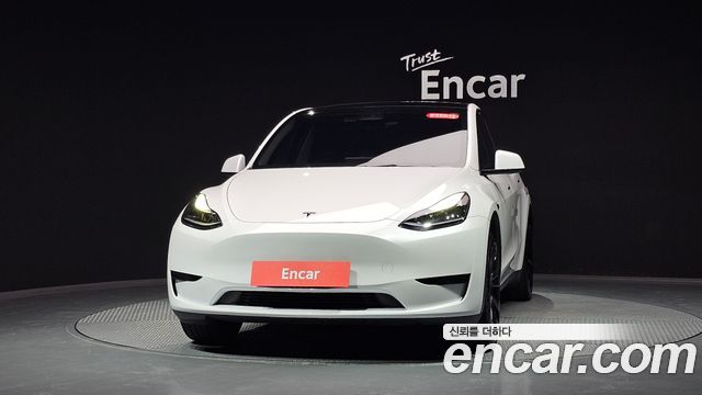 Tesla Model Y RWD - фото 1