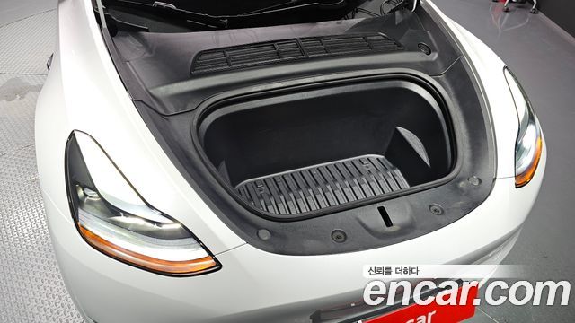 Tesla Model Y RWD - фото 4