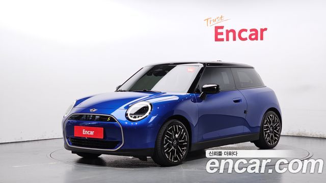 Mini Cooper Electric 4-го поколения SE Favoured - фото 0