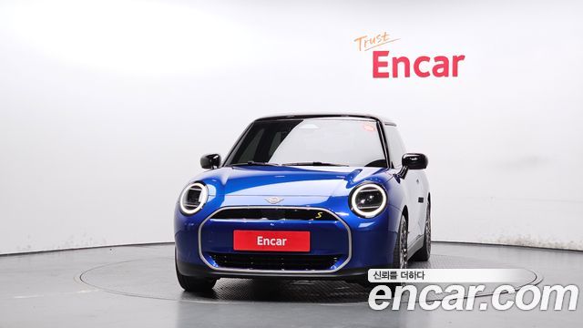 Mini Cooper Electric 4-го поколения SE Favoured - фото 2