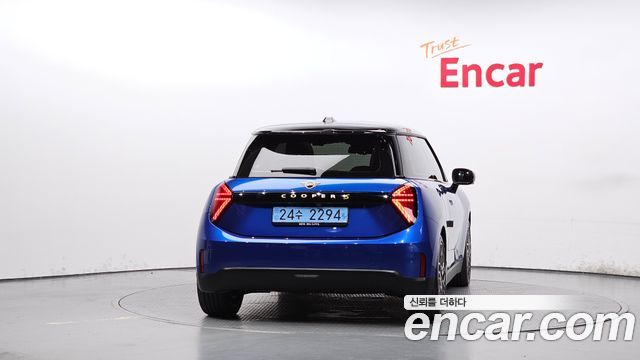 Mini Cooper Electric 4-го поколения SE Favoured - фото 3