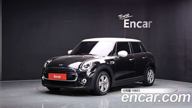 Mini Cooper 5Door Standard 3rd - фото 0