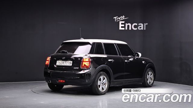 Mini Cooper 5Door Standard 3rd - фото 1