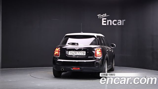 Mini Cooper 5Door Standard 3rd - фото 3