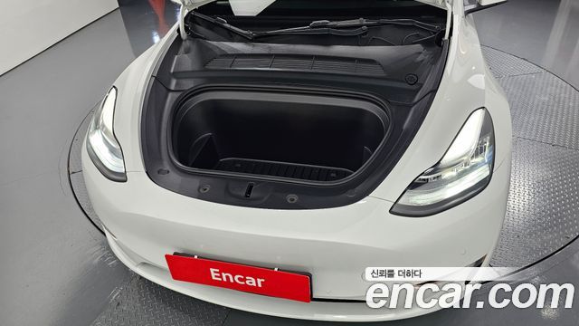 Tesla Model Y Long Range AWD - фото 4