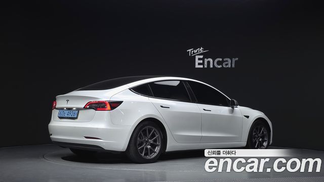 Tesla Model 3 Standard Range Plue RWD - фото 1