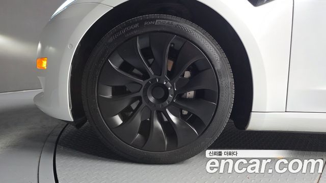 Tesla Model 3 Standard Range Plue RWD - фото 4