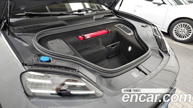 Porsche Macan EV Base 4 - фото 4