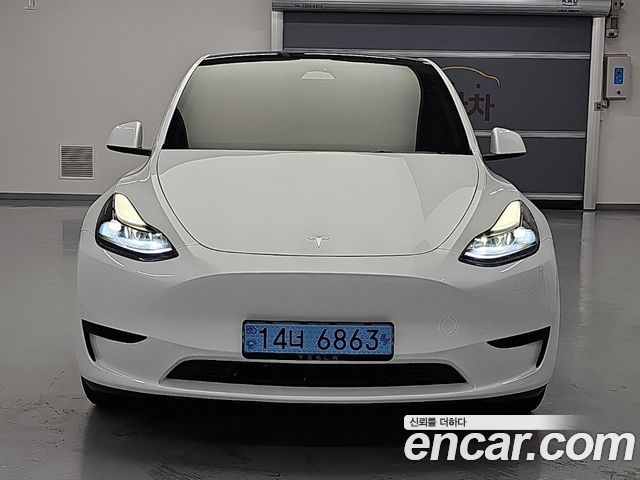 Tesla Model Y RWD - фото 1