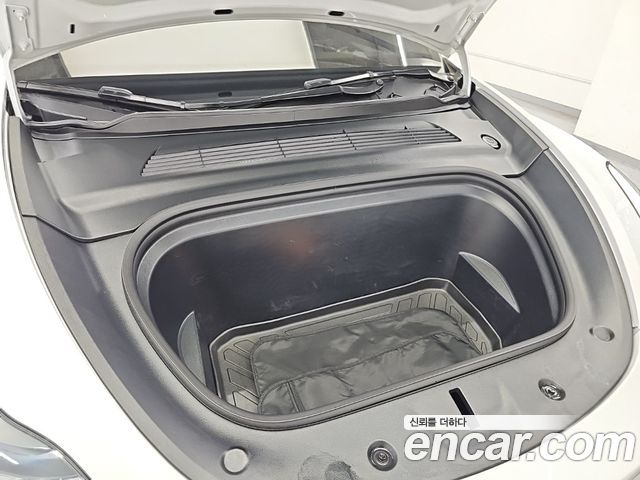 Tesla Model Y RWD - фото 4