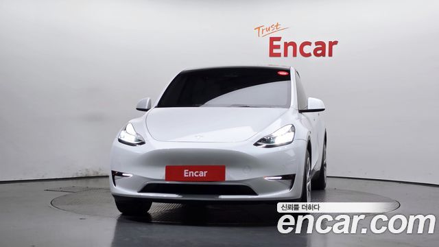 Tesla Model Y Long Range AWD - фото 2