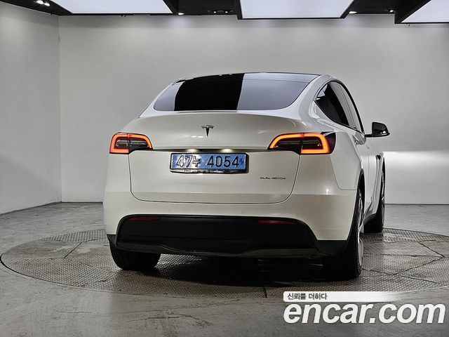 Tesla Model Y Long Range AWD - фото 2