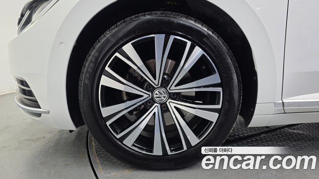 Volkswagen Arteon 2.0 TDI Premium - фото 4